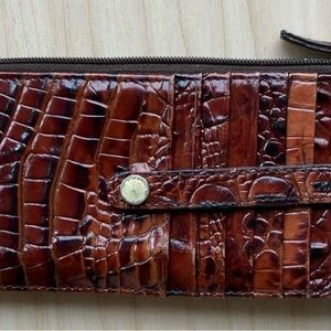 🤎Brahmin Elegant Brown Crocodile-Embossed Card Wallet! 🤎